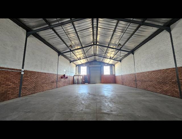 330M² WAREHOUSE TO LET IN ROSSLYN